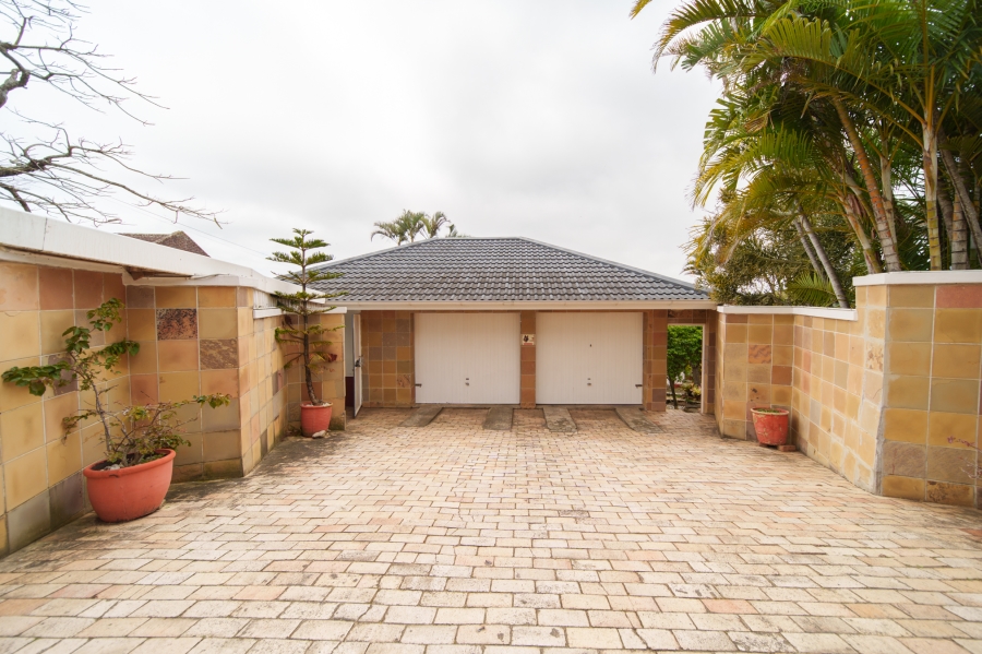 4 Bedroom Property for Sale in Bonza Bay Eastern Cape